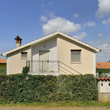 Mladen 1860 Apartman *