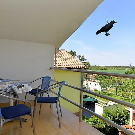 Mladen 1860 Apartman *