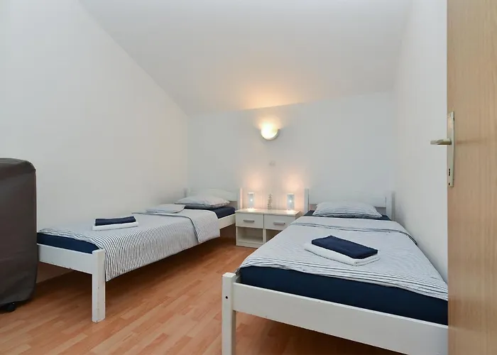 Appartement Mladen 1860