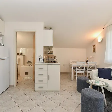 Mladen 1860 Apartment *